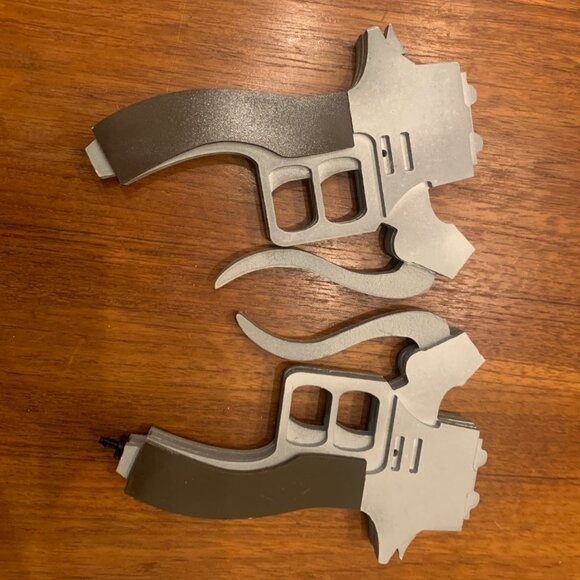 ODM Gear from Attack on Titan 3D Maneuver Gear Cosplay Eren, Mikasa, Levi, Armin - Picture 13 of 16